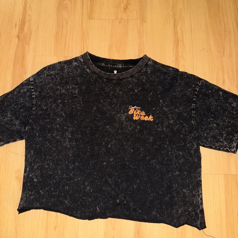 Cropped tee